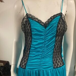 UnderCoverWear  Vintage Lace Trimmed Blue Nightgown Medium Tall